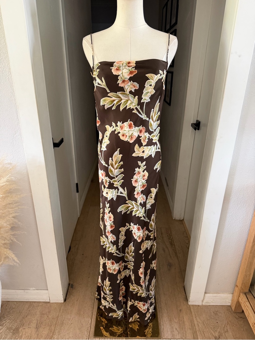 Faithfull the Brand Yolaine Midi Dress in Jardin Floral Chocolate Sz 4 - Picture 3 of 11